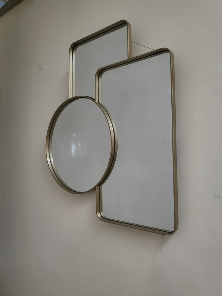 side view of tetris mirror 